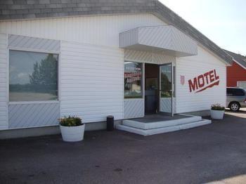 Motel De La Riviere Saint-Félicien Екстериор снимка