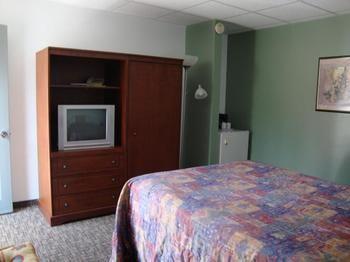 Motel De La Riviere Saint-Félicien Екстериор снимка